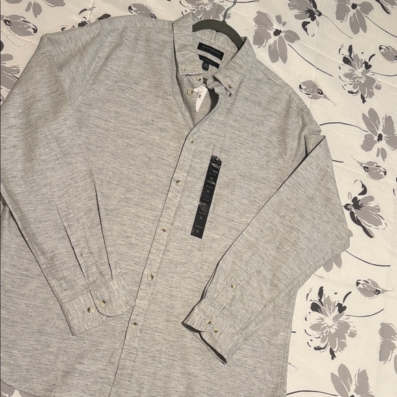 Banana Republic Light Gray Men's Casual Shirt - Picture 3 of 4